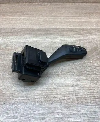Ford Focus Wiper control stalk 4M5T17A553BD 17D940
