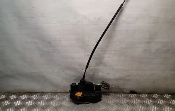 Opel Insignia A Front door lock 13579518