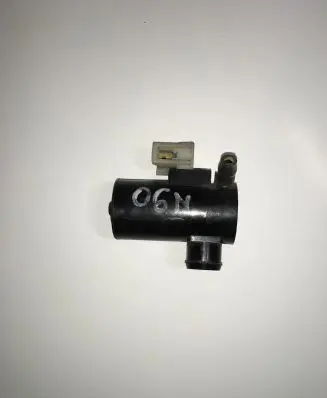 Suzuki Grand Vitara II Windscreen/windshield washer pump