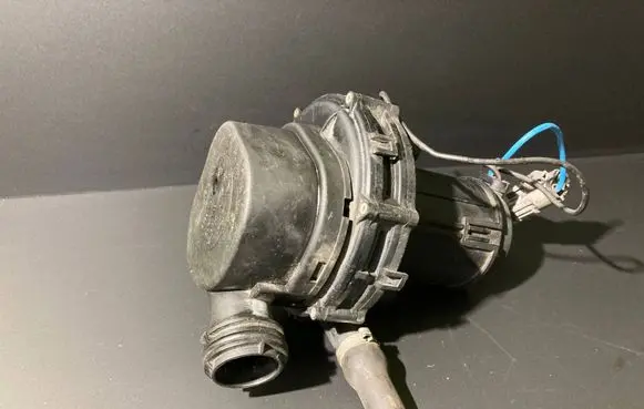 Volvo 850 Secondary air pump 3507813 72185704
