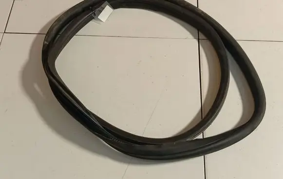 Skoda Fabia Mk2 (5J) Rubber seal rear door 