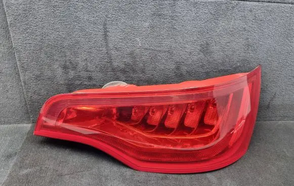 Audi Q7 4L Tailgate rear/tail lights 4L0945094F 4L0945094L