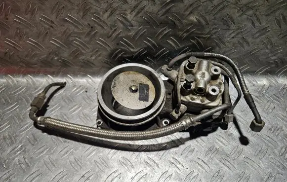 Audi 80 90 B3 Fuel distributor 0438121011 026133353