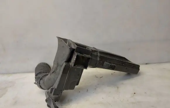 Citroen DS3 Intake resonator 9683339380