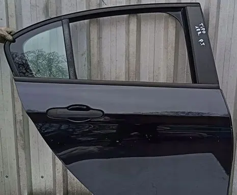 Fiat Tipo Rear door