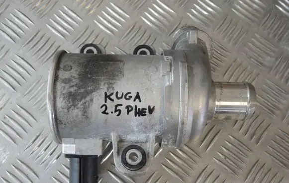 Ford Kuga III Water pump LX6E-8501-AA