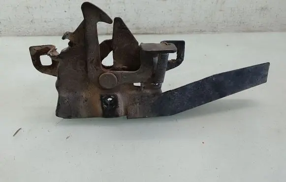 Opel Frontera B Engine bonnet/hood lock/catch
