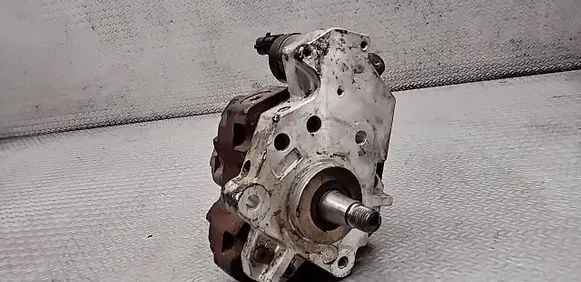 Renault Laguna II Fuel injection high pressure pump 0445010075 8200108225