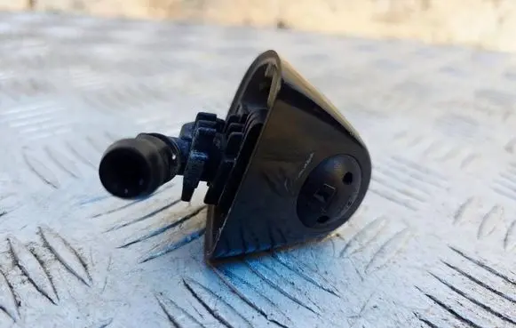 BMW X5 E53 Headlight washer spray nozzle 7145236