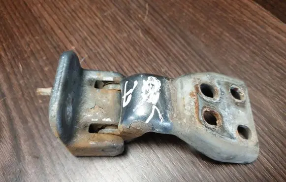 Ford Transit Front door lower hinge 