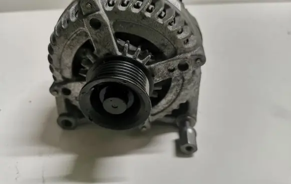 BMW 4 F36 Gran coupe Generator/alternator 7640131