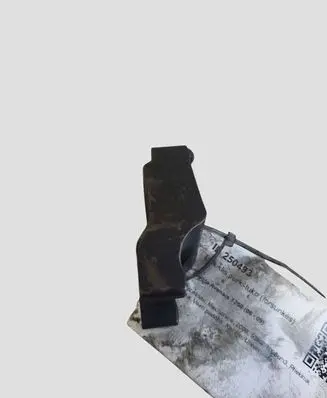 Toyota Avensis T250 Fuel Injector clamp holder