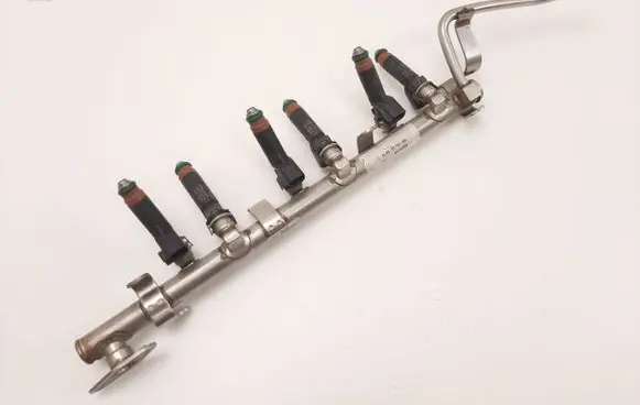 Ford Maverick Fuel injectors set 4L8E9F792BD 4L8EA4A 9F593244