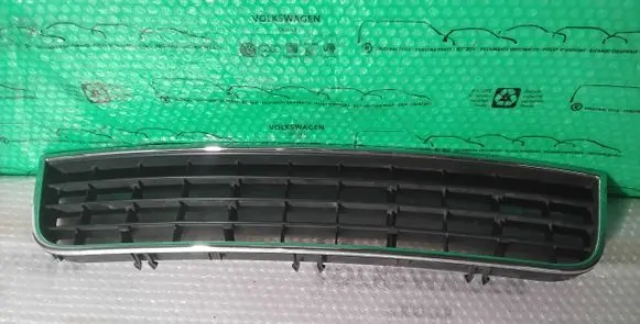 Audi A6 S6 C5 4B Front bumper lower grill 4B0807683L 4B0807683