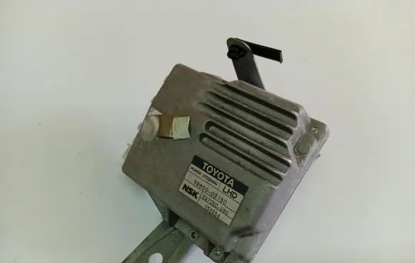 Toyota Corolla E120 E130 Power steering control unit/module 8965002150