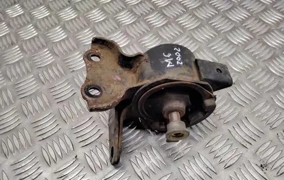 Mazda 6 Engine mount bracket