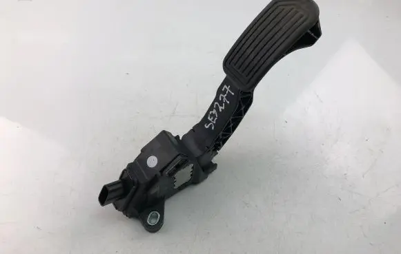 Toyota Auris E180 Accelerator throttle pedal bracket 7811002120