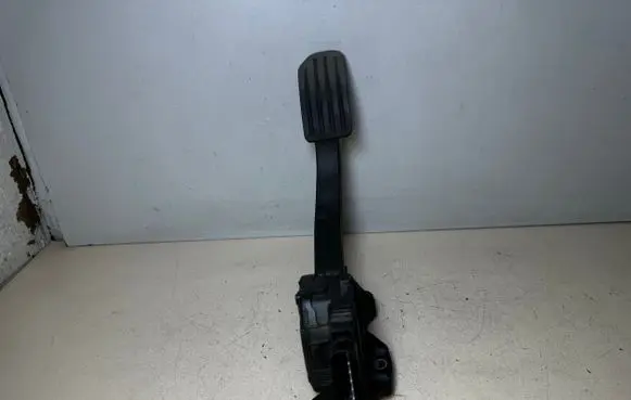 Volvo V70 Accelerator throttle pedal 6G929F836BD 6PV00922001 6PV009220