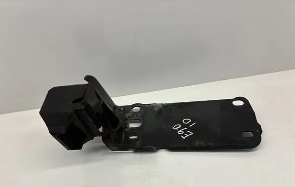 BMW 3 E90 E91 Radiator mount bracket 23781010