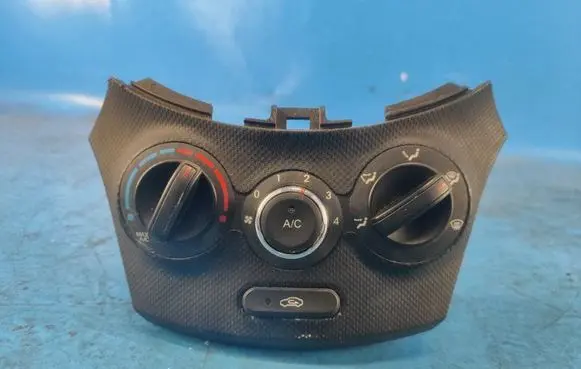 Hyundai Accent V Air conditioning/heating control unit 972501RBL19Y