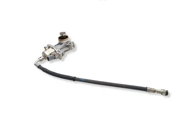 BMW 1 F20 F21 Fuel injection high pressure pump 7607159 13517607159 0261520150