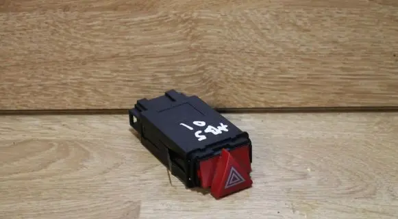 Audi A4 S4 B5 8D Hazard light switch 0916073