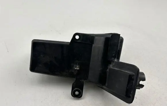 Chevrolet Camaro Air intake duct part 22876360