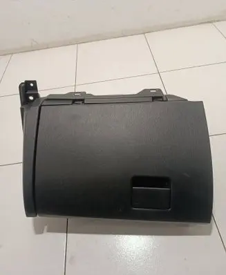 Mazda 3 III Glove box set BJS764275