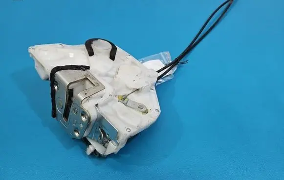 Suzuki SX4 Front door lock 8220279J31 IMPRK1562574