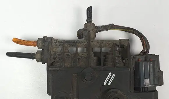 Land Rover Range Rover Sport L320 Rear shock absorber actuator solenoid RVH000095