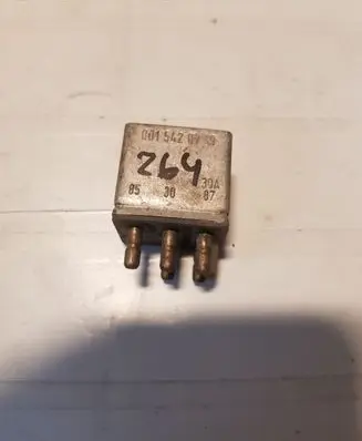 Mercedes-Benz E W124 Other relay 0015420219