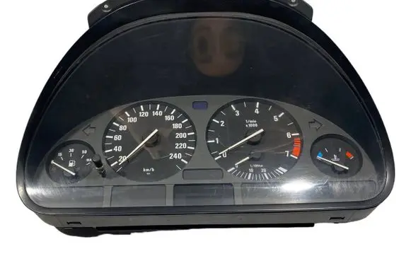 Speedometer (instrument cluster)