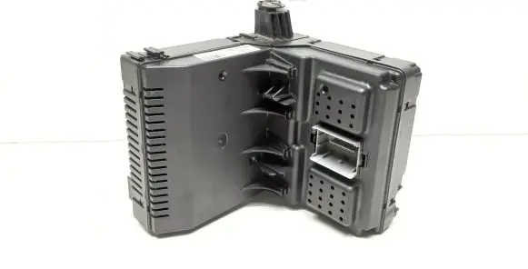 Volvo XC90 Fuse module 30786890 28087582