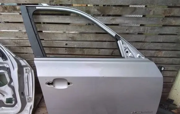 BMW X3 E83 Front door