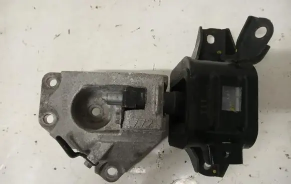 KIA Rio Gearbox mounting bracket G4LC