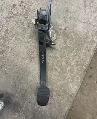 Renault Megane II Clutch pedal 