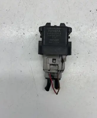 Toyota Avensis T250 Glow plug pre-heat relay 2861067010 1567000671