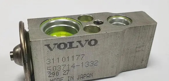 Volvo XC90 Air conditioning (A/C) expansion valve 31101177