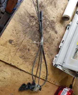 BMW 1 F20 F21 Engine bonnet/hood lock release cable 7221913