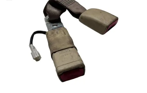 Lexus GS 300 350 430 450H Middle seatbelt buckle (rear) E519005 E063002 E034501