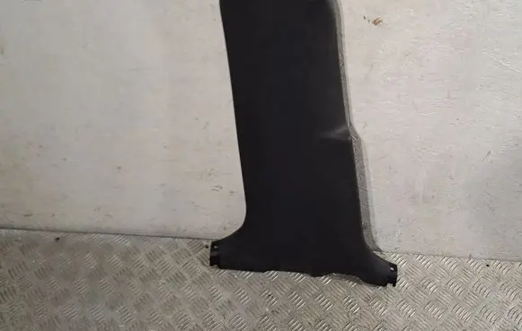 (B) pillar trim (bottom)