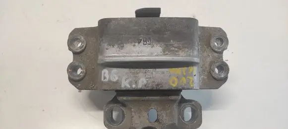 Volkswagen PASSAT B6 Engine mount bracket 3CO199555 G64