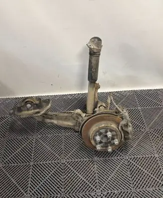 Toyota Camry VIII XV70 Rear wheel hub spindle/knuckle