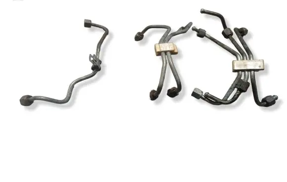 Volvo XC60 Fuel injector supply line/pipe 