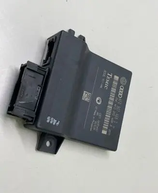 Audi A8 S8 D3 4E Gateway control module 4F0907468D 4F0910468A