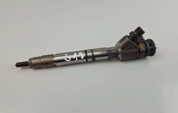 KIA Sorento Fuel injector 338002F610 0445110584