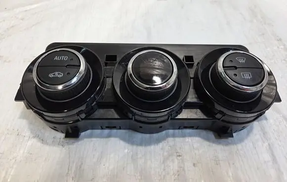 Opel Corsa E Air conditioner control unit module 13468064