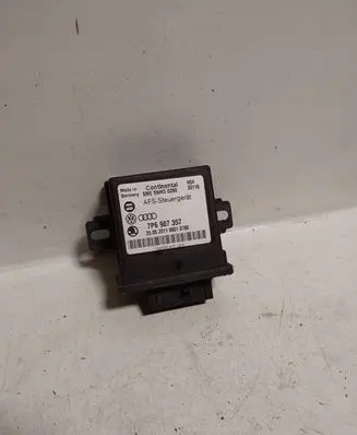 Volkswagen Touareg II Light module LCM 5WK50280 7P6907357
