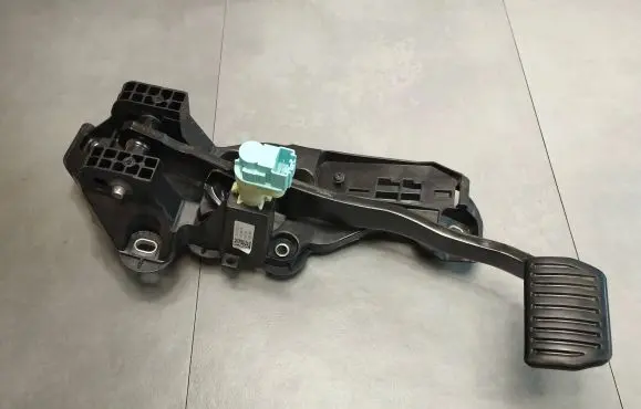 Ford Mondeo MK V Brake pedal FG9C9F856EAD