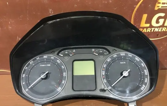 Skoda Octavia Mk2 (1Z) Speedometer (instrument cluster) 1Z0920822D